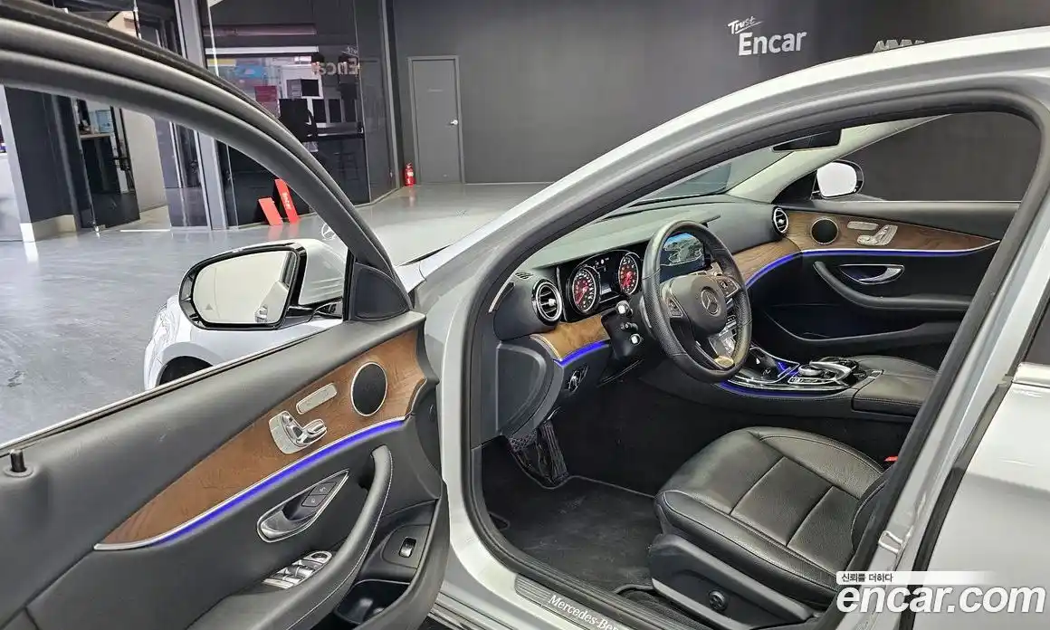 Mercedes-Benz E-Class 2018 2.0 гидро в Москве № 195162, фото 11