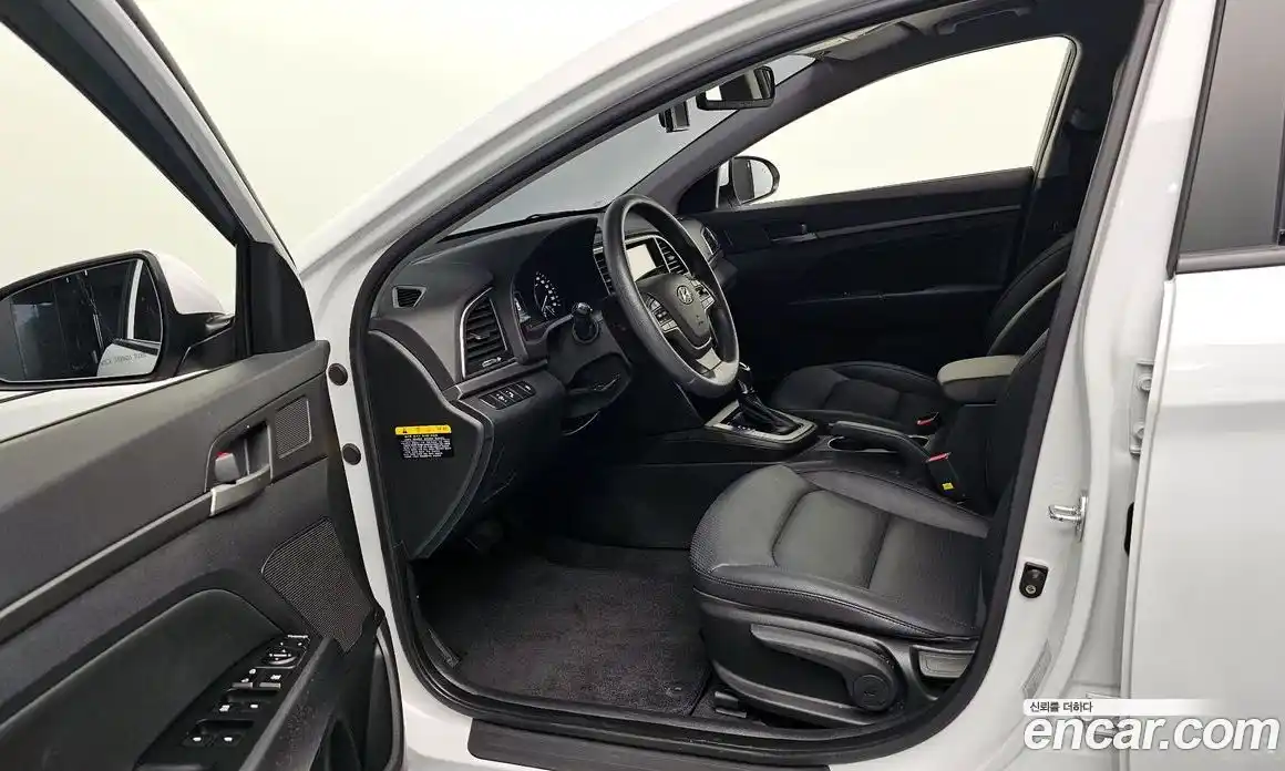 Hyundai Avante 2018 1.6 гидро в Москве № 5074, фото 11