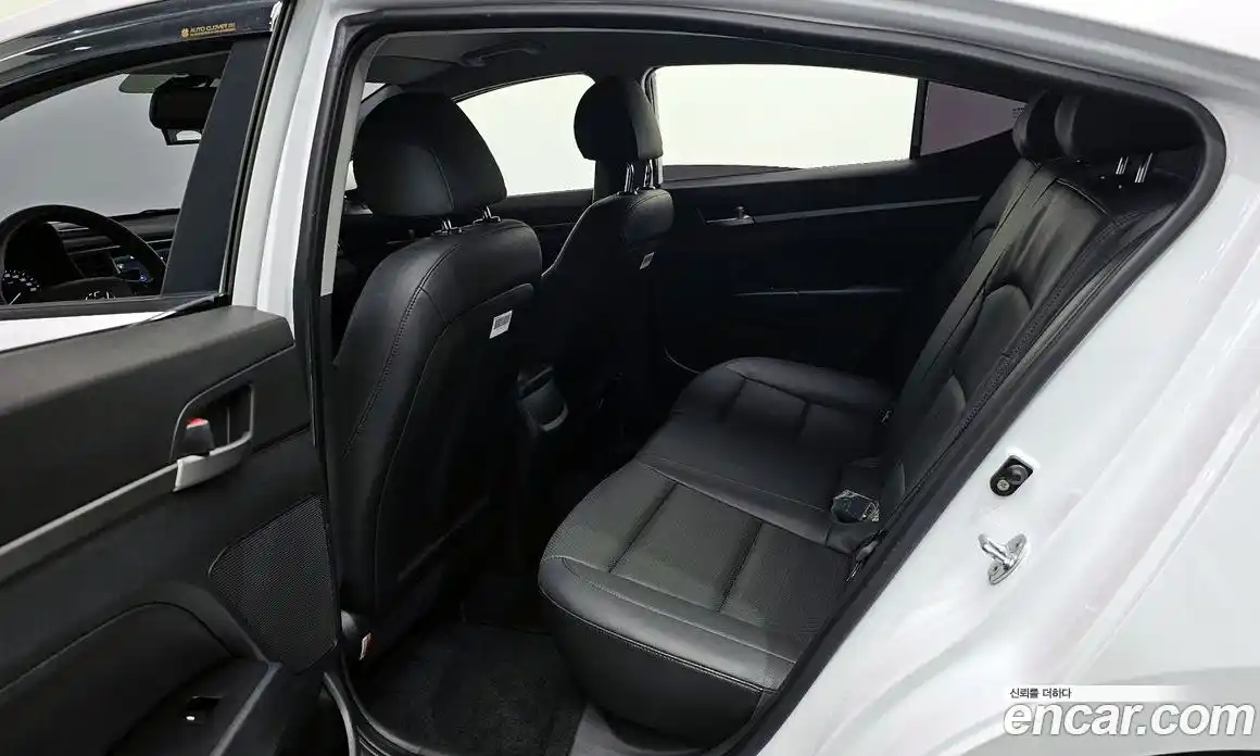 Hyundai Avante 2018 1.6 гидро в Москве № 5074, фото 12