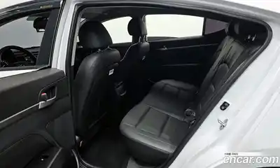 Hyundai Avante 2018 1.6 гидро в Москве № 5074, миниатюра 12