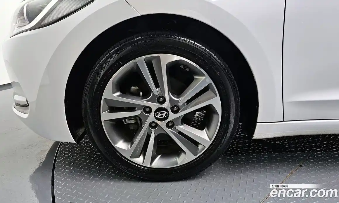 Hyundai Avante 2018 1.6 гидро в Москве № 5074, фото 5