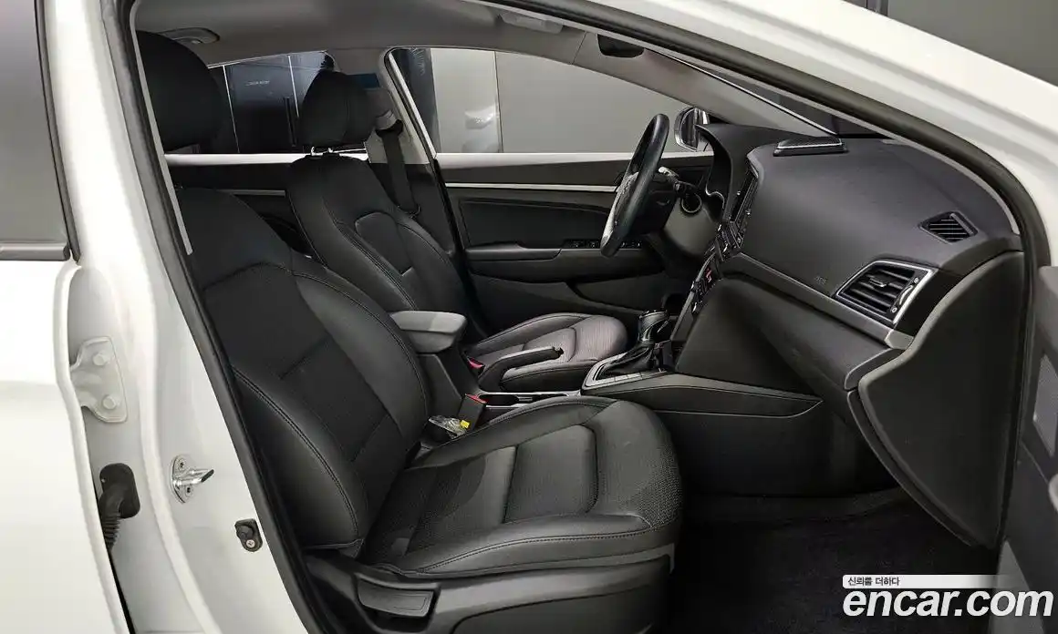 Hyundai Avante 2018 1.6 гидро в Москве № 5074, фото 10