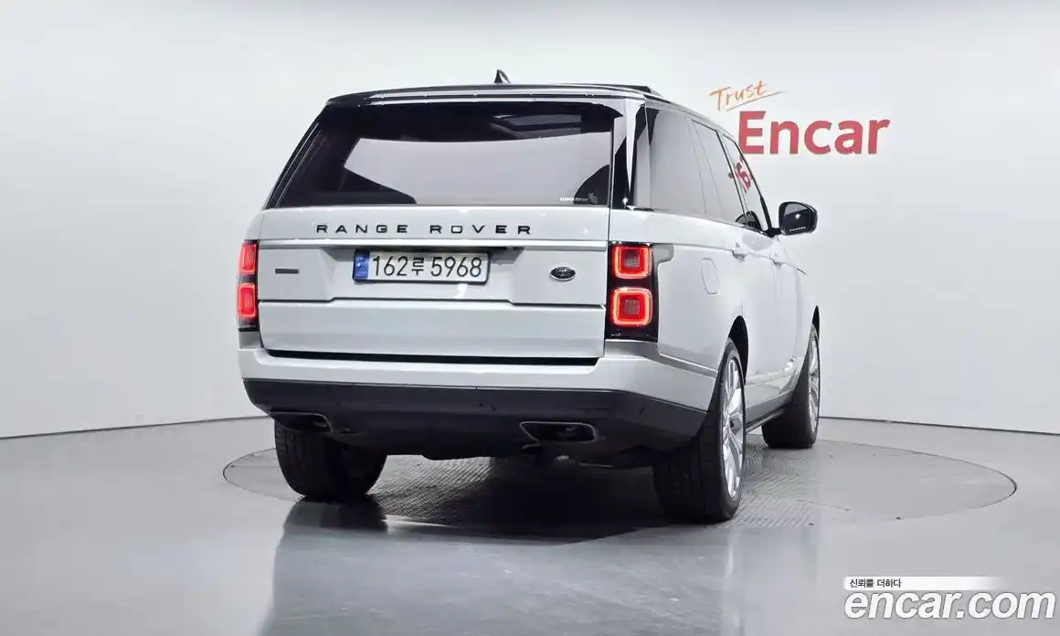 Land Rover Range-Rover 2018 4.4 гидро в Москве № 894752, фото 3
