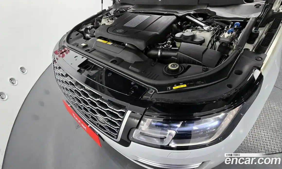 Land Rover Range-Rover 2018 4.4 гидро в Москве № 894752, фото 5