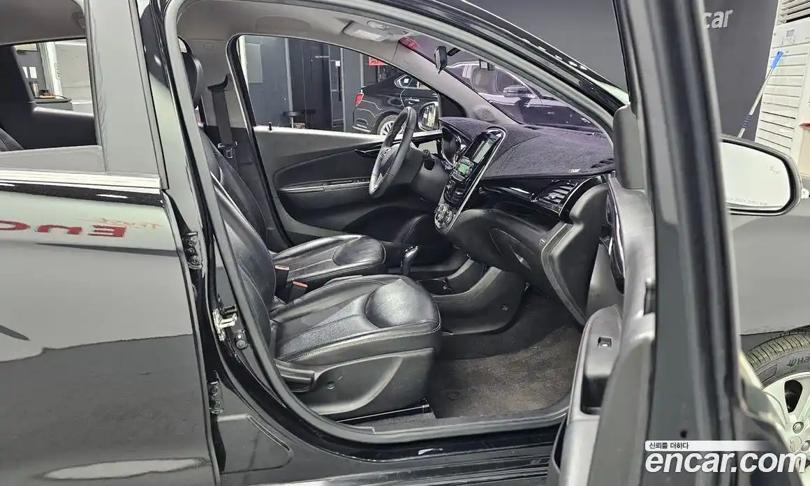 Chevrolet Spark 2016 1.0 гидро в Москве, фото 16