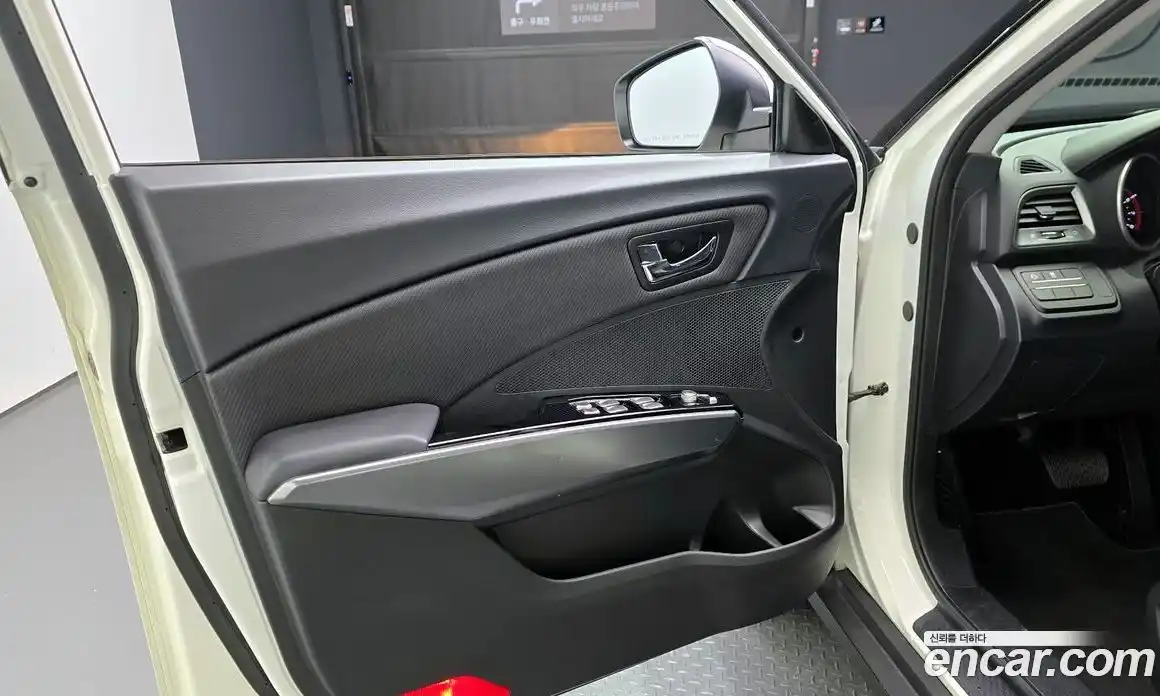 SsangYong TIBOLI 2017 1.6 гидро в Москве № 1343807, фото 13