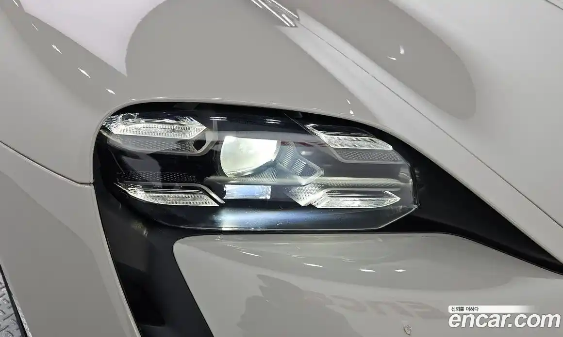 Porsche Taycan 2020 0.1 гидро в Москве № 1404829, фото 8
