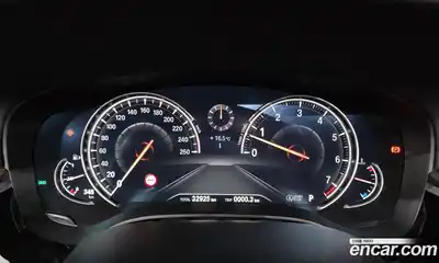 BMW 5-Series 2018 3.0 гидро в Москве № 1417574, миниатюра 11