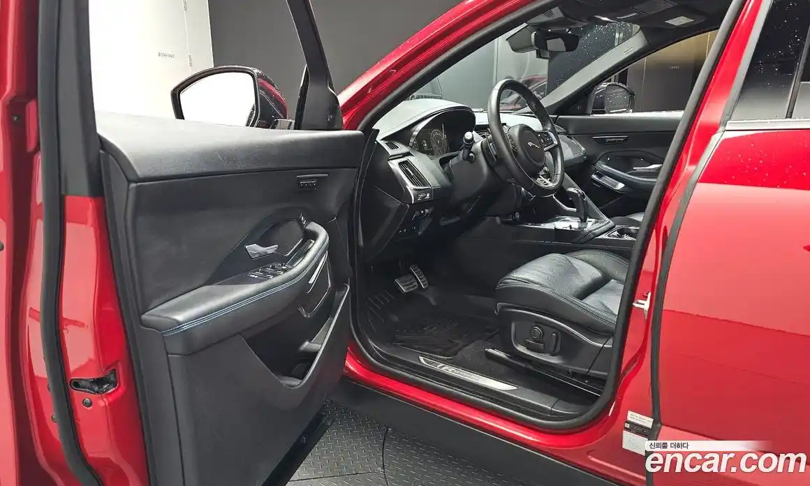 Jaguar E-Pace 2018 2.0 гидро в Москве № 1421777, фото 13