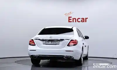 Mercedes-Benz E-Class 2018 2.0 гидро в Москве № 1422081, миниатюра 4