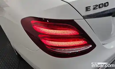 Mercedes-Benz E-Class 2018 2.0 гидро в Москве № 1422081, миниатюра 9