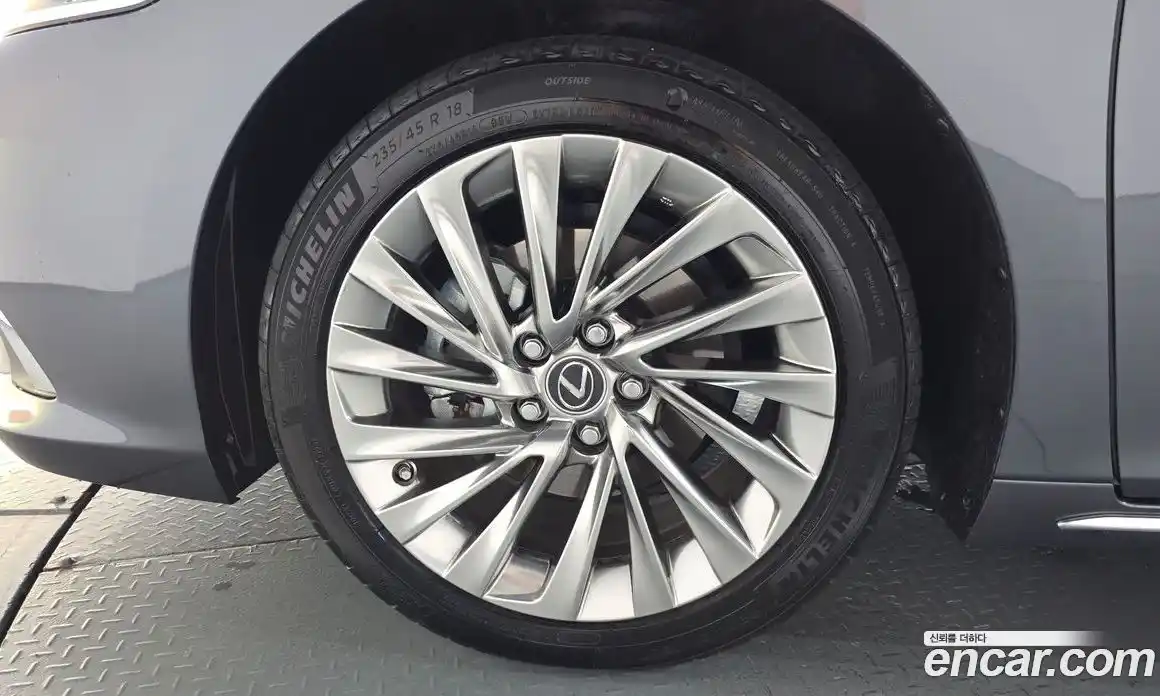 Lexus ES 2025 2.5 гидро в Москве № 1423958, фото 4