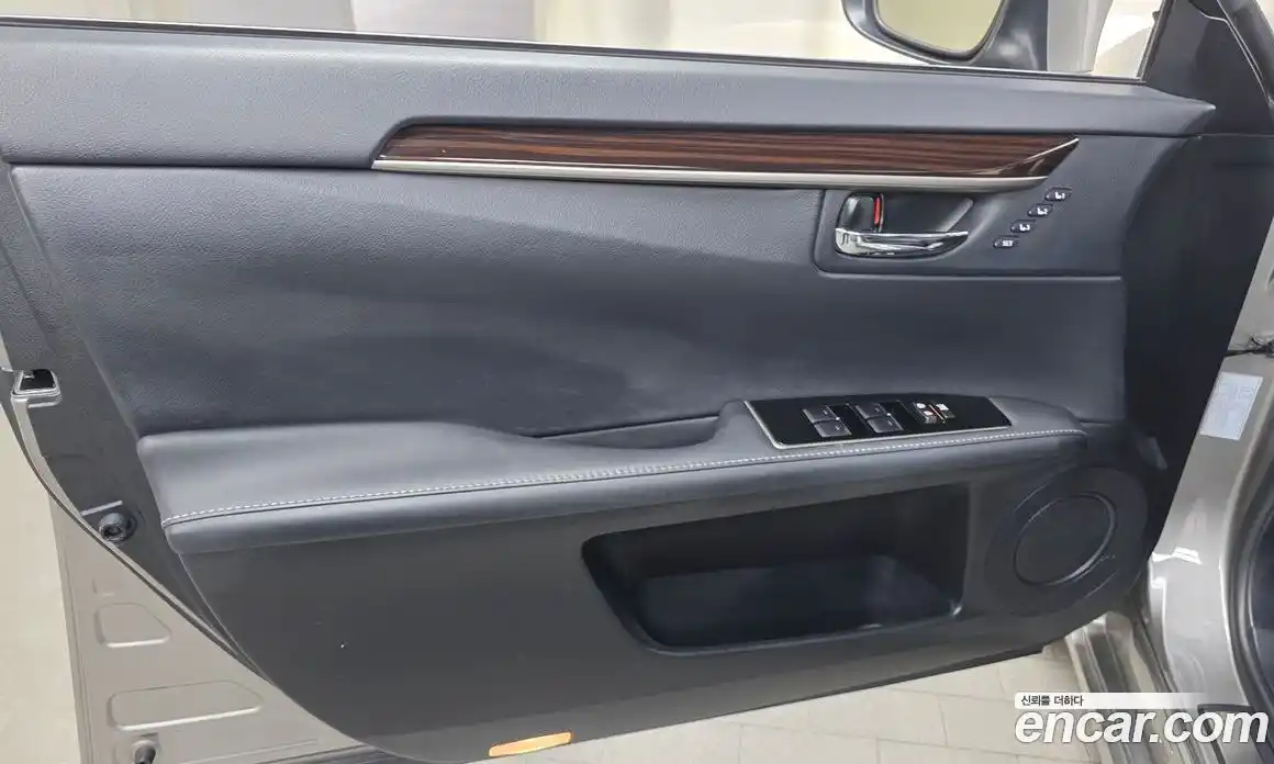 Lexus ES 2018 2.5 гидро в Москве № 1423977, фото 14