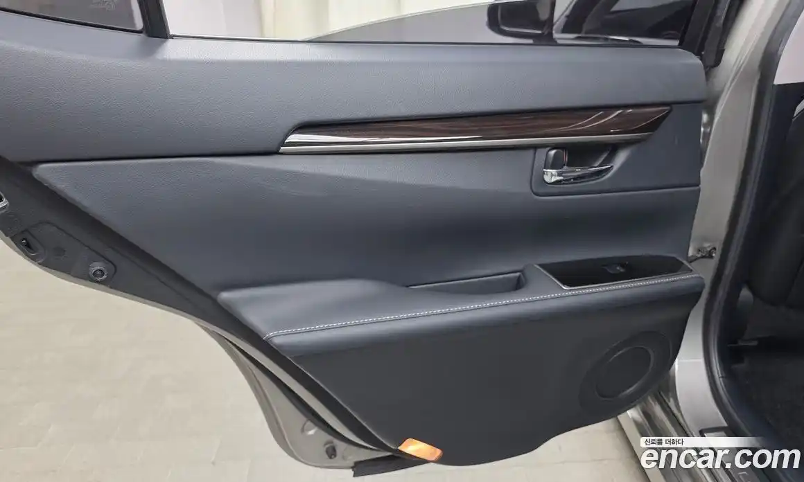 Lexus ES 2018 2.5 гидро в Москве № 1423977, фото 15