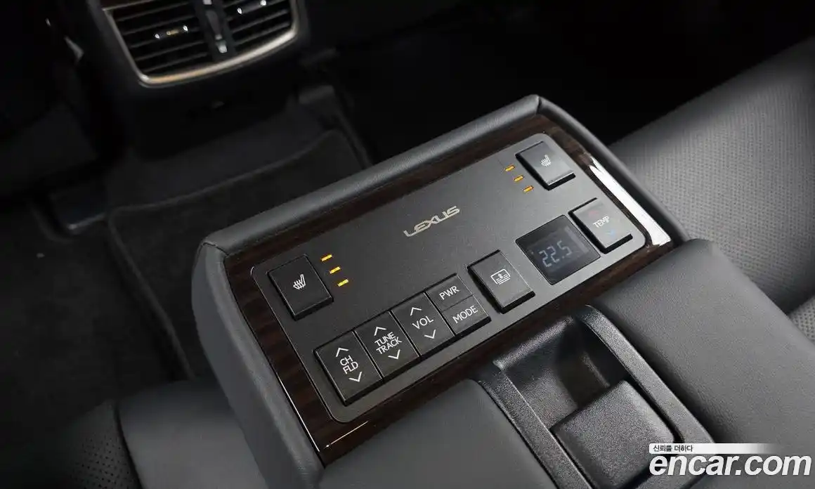 Lexus ES 2018 2.5 гидро в Москве № 1423977, фото 25