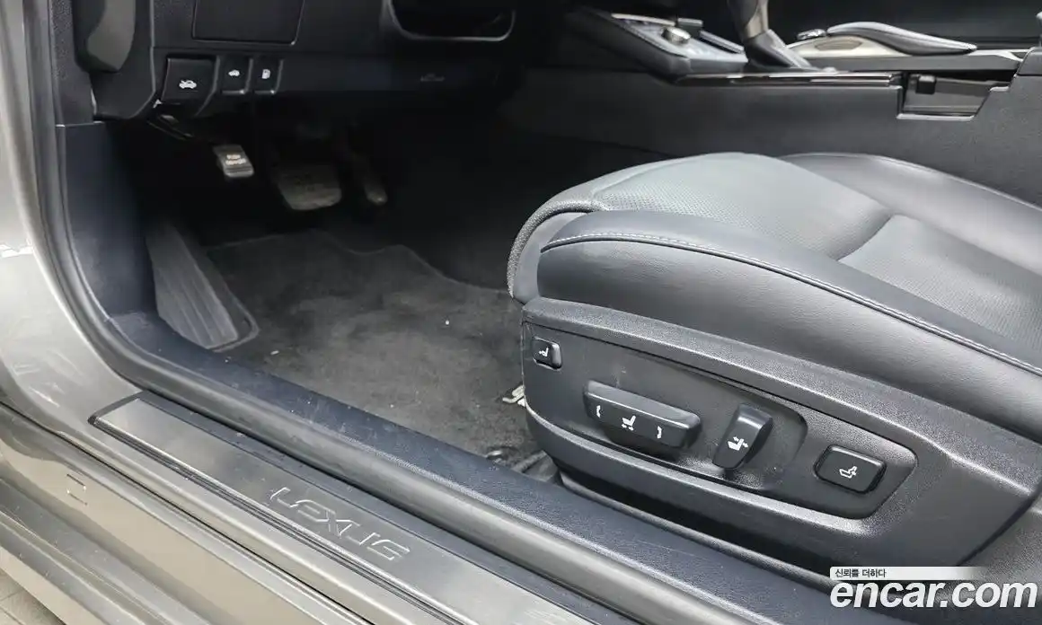 Lexus ES 2018 2.5 гидро в Москве № 1423977, фото 30