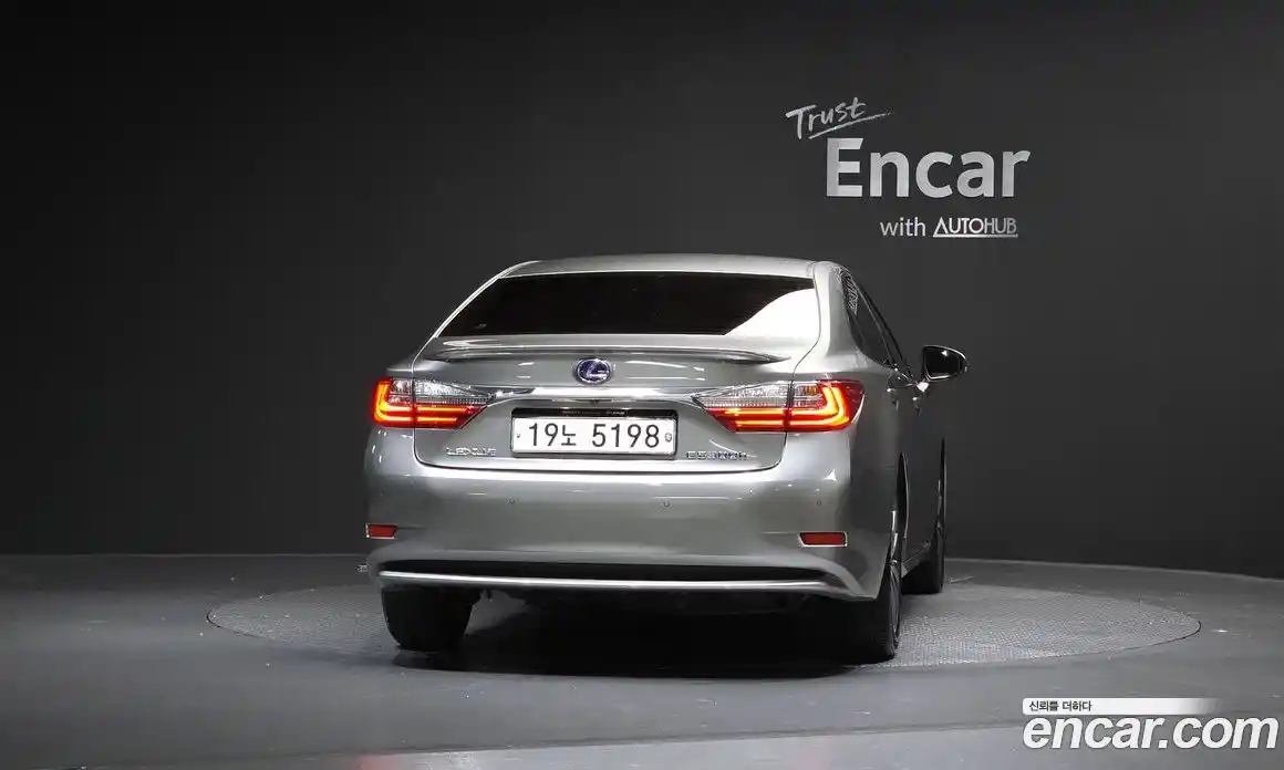Lexus ES 2018 2.5 гидро в Москве № 1423977, фото 4