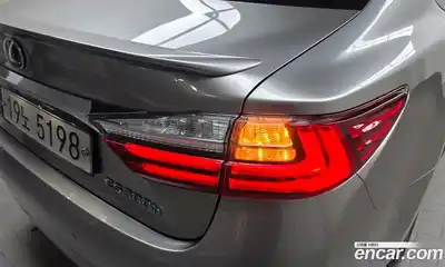 Lexus ES 2018 2.5 гидро в Москве № 1423977, миниатюра 9