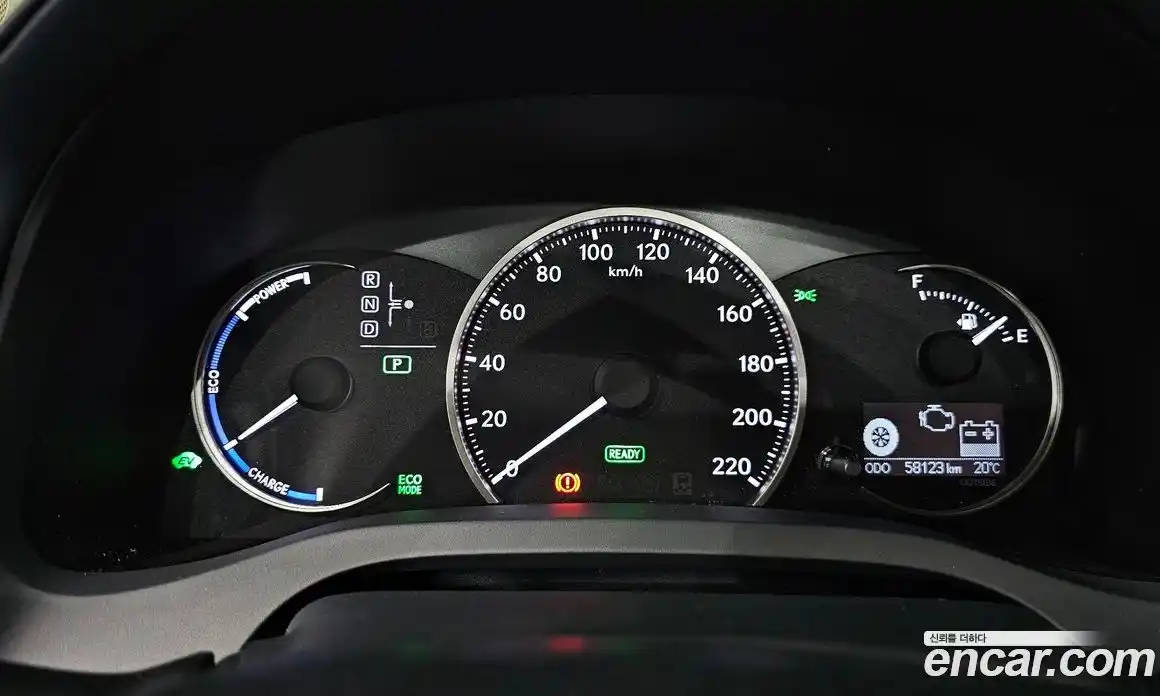 Lexus CT200h 2018 1.8 гидро в Москве № 1423986, фото 11
