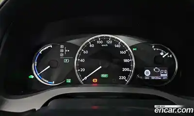 Lexus CT200h 2018 1.8 гидро в Москве № 1423986, миниатюра 11