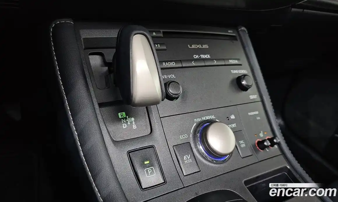 Lexus CT200h 2018 1.8 гидро в Москве № 1423986, фото 12