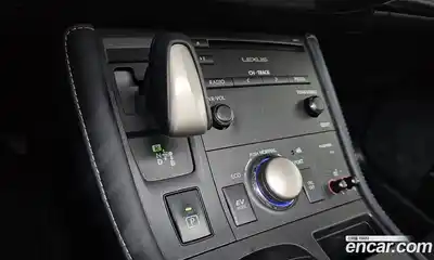 Lexus CT200h 2018 1.8 гидро в Москве № 1423986, миниатюра 12