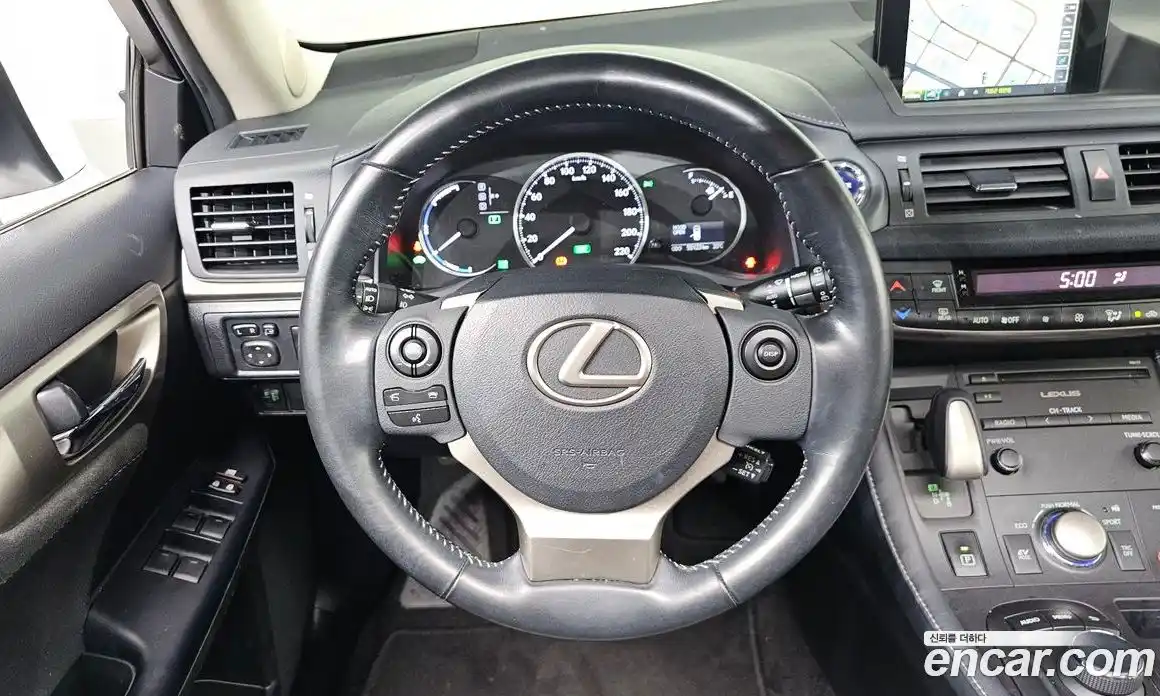 Lexus CT200h 2018 1.8 гидро в Москве № 1423986, фото 19