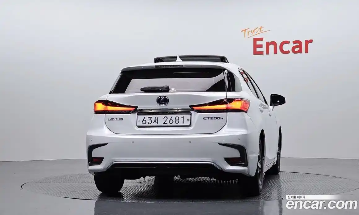 Lexus CT200h 2018 1.8 гидро в Москве № 1423986, фото 4
