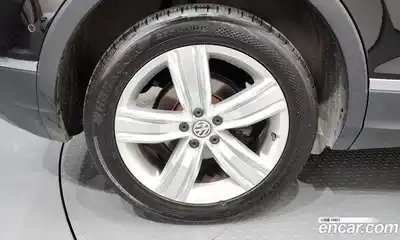 Volkswagen Tiguan 2020 2.0 гидро в Москве № 1549272, миниатюра 5