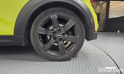 Mini Cooper Convertible 2022 2.0 гидро в Москве № 1622095, миниатюра 7