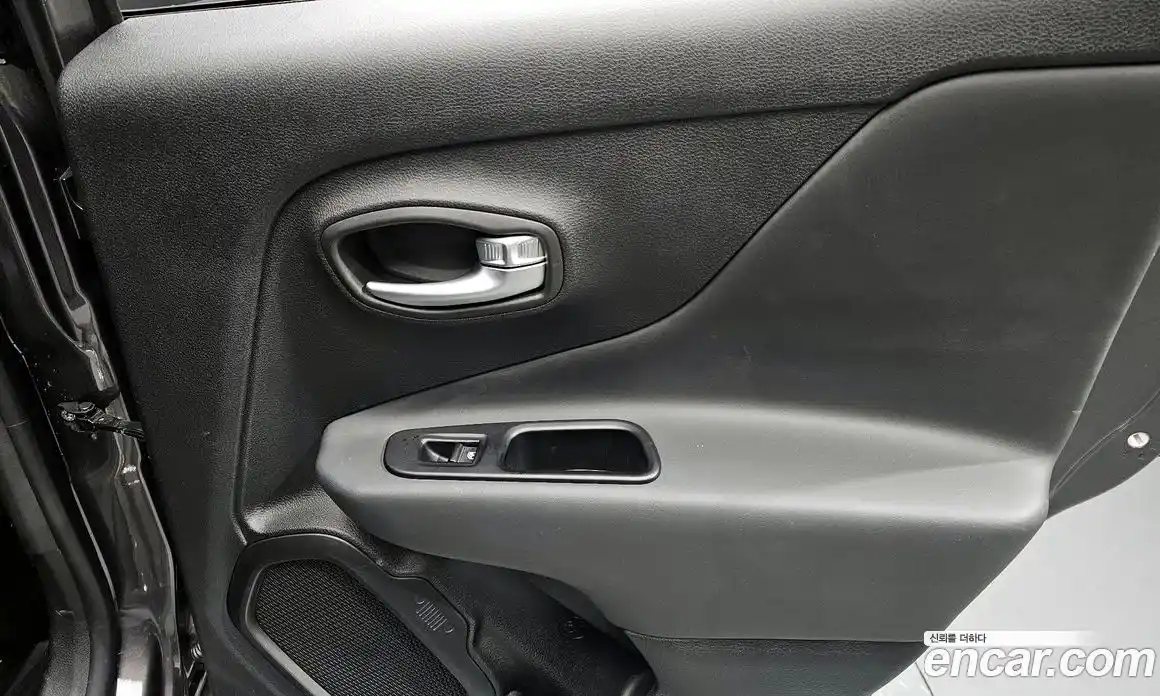 Jeep Renegade 2020 1.6 гидро в Москве № 1623798, фото 15