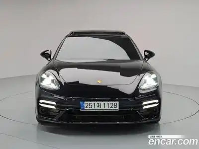 Porsche Panamera, 2022