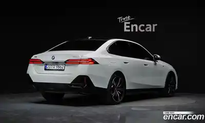 BMW 5-Series, 2025