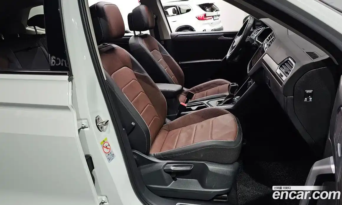 Volkswagen Tiguan 2023 2.0 гидро в Москве № 1693121, фото 13