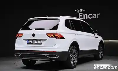Volkswagen Tiguan 2023 2.0 гидро в Москве № 1693121, миниатюра 2