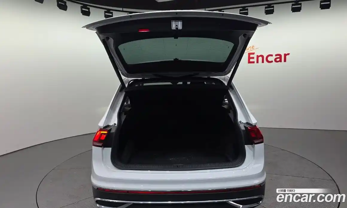 Volkswagen Tiguan 2022 2.0 гидро в Москве № 1693169, фото 26