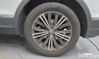Volkswagen Tiguan 2022 2.0 гидро в Москве № 1693169, миниатюра 7