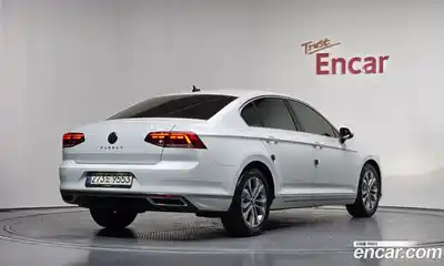Volkswagen Passat 2022 2.0 гидро в Москве № 1765157, миниатюра 2