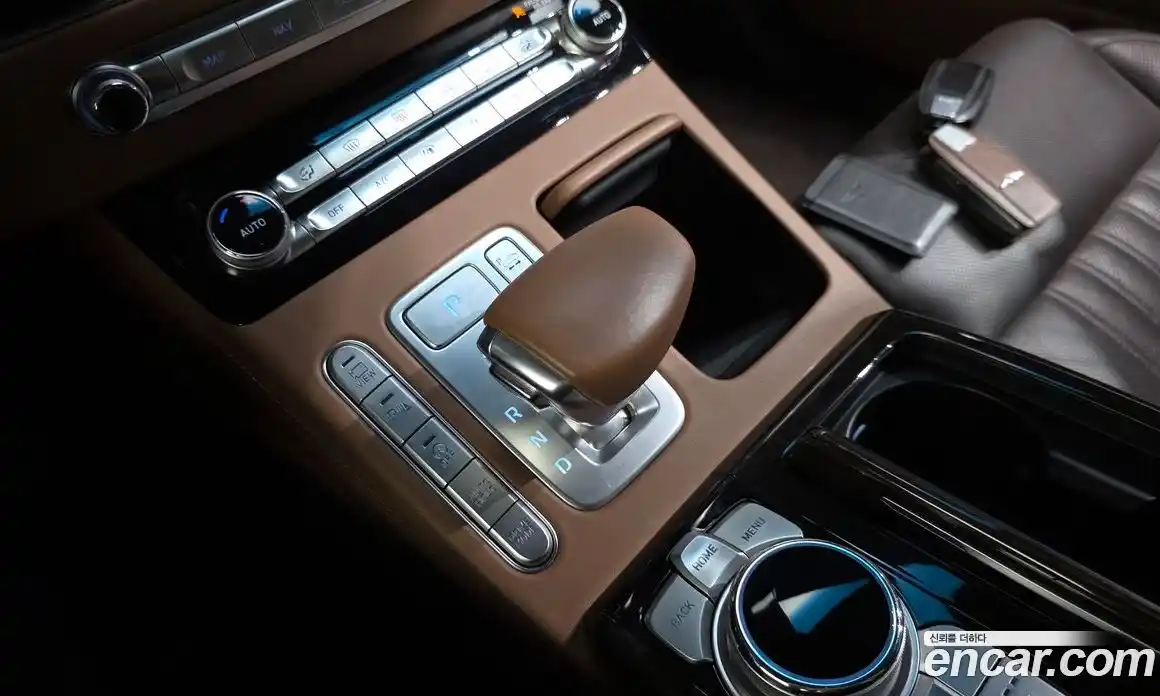Genesis G90 2019 3.8 гидро в Москве № 1832577, фото 12