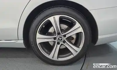 Mercedes-Benz E-Class 2019 2.0 гидро в Москве № 1835997, миниатюра 5
