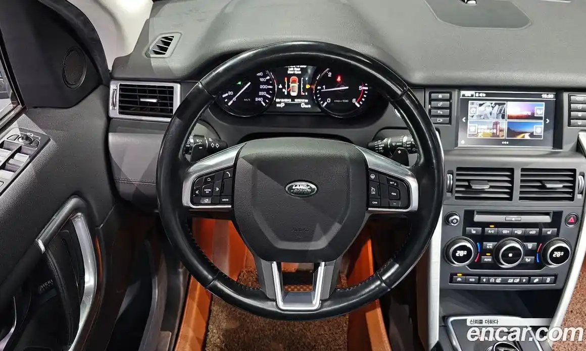 Land Rover Discovery Sport 2016 2.0 гидро в Москве № 1837423, фото 13
