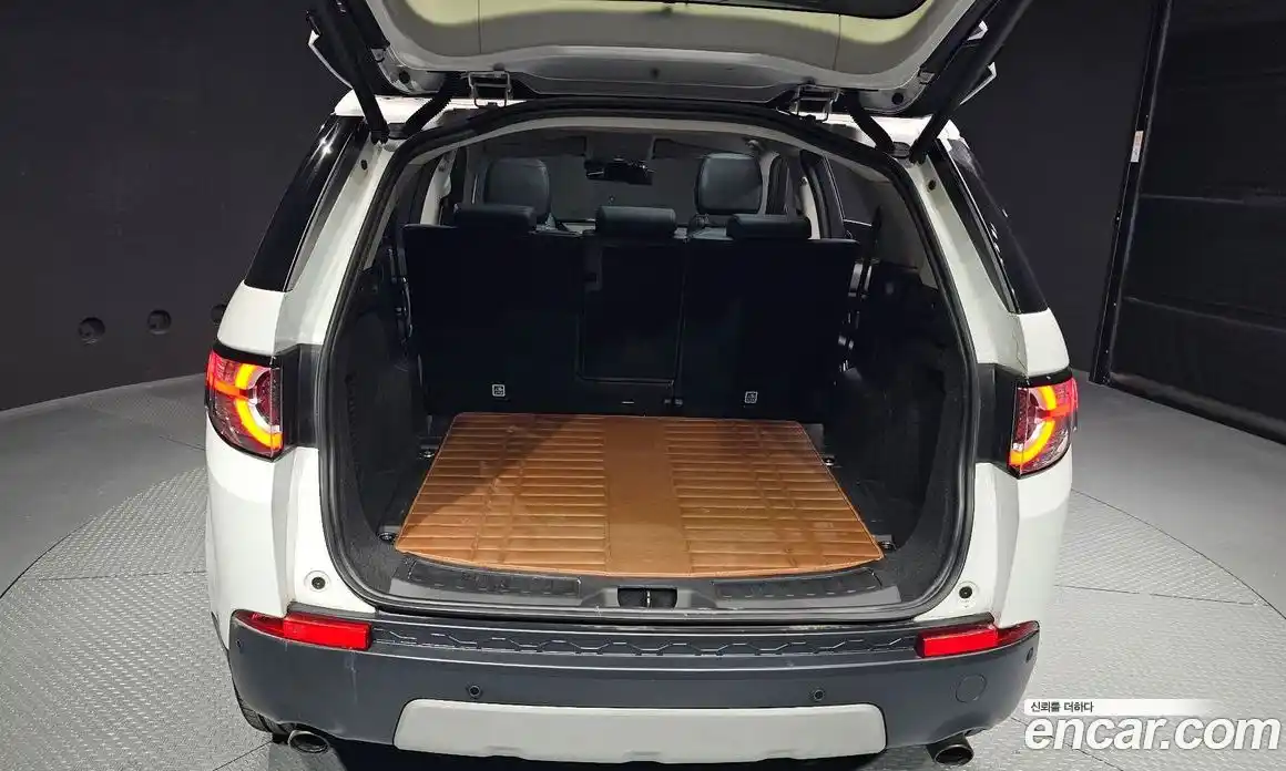 Land Rover Discovery Sport 2016 2.0 гидро в Москве № 1837423, фото 19