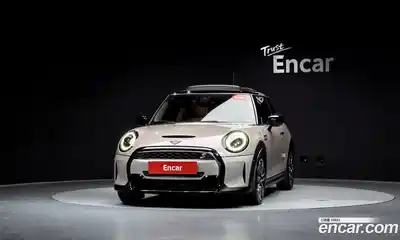 Mini Cooper 2023 2.0 гидро в Москве № 1837632, миниатюра 2