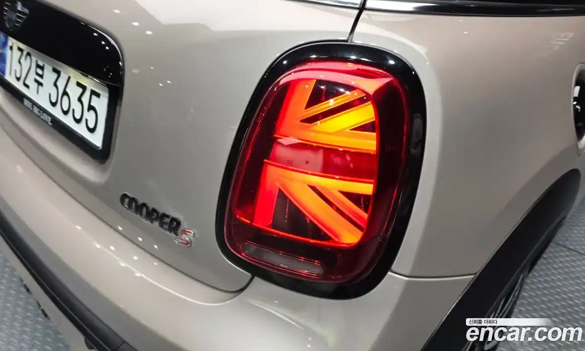 Mini Cooper 2023 2.0 гидро в Москве № 1837632, фото 8