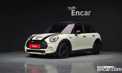 Mini Cooper, 2015