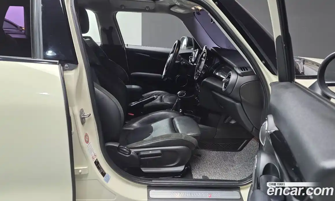 Mini Cooper 2015 2.0 гидро в Москве № 1837714, фото 11
