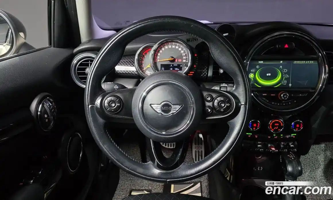 Mini Cooper 2015 2.0 гидро в Москве № 1837714, фото 13