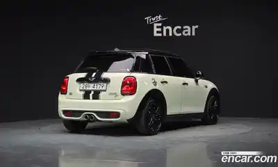 Mini Cooper 2015 2.0 гидро в Москве № 1837714, миниатюра 2
