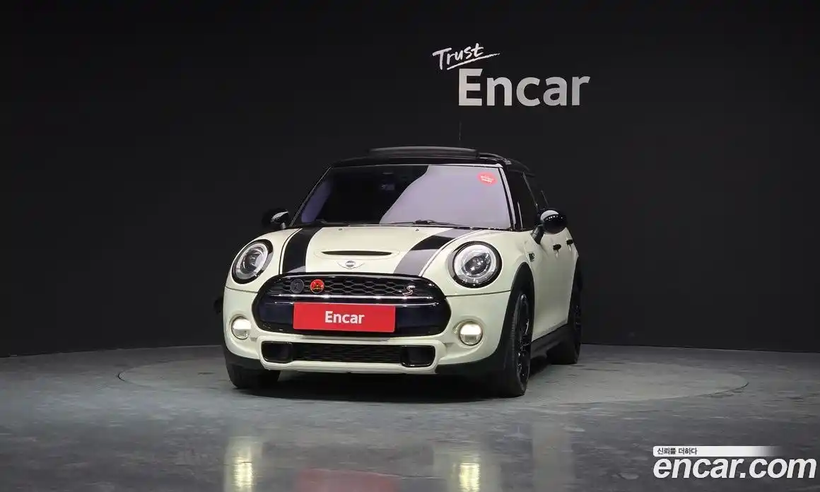 Mini Cooper 2015 2.0 гидро в Москве № 1837714, фото 3
