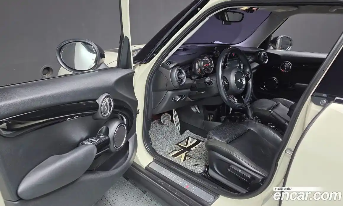 Mini Cooper 2015 2.0 гидро в Москве № 1837714, фото 10